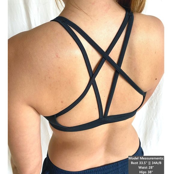 🔥 SALE 🔥 UO Strappy Front Clasp Sports Bra - Picture 2 of 6